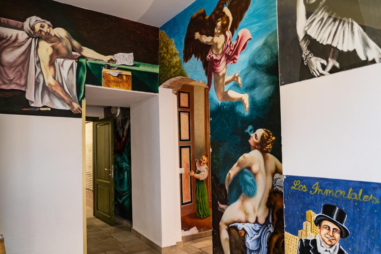 Ostello Archi Rossi *